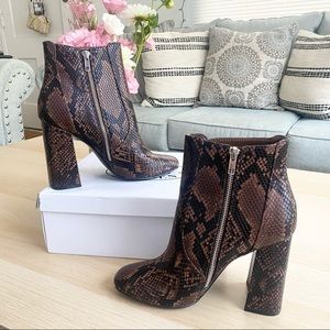 Steve Madden Trix Snake Skin Boots✨